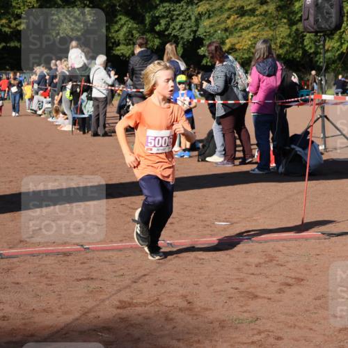 27.09.2026 - 35. Volkslauf durch das schöne Alstertal Strokosch-Dieckow http://msf.ph/oto/10587579 27.09.2026 10:45:11 Ziel 5006, 5006 meine-sportfotos.de