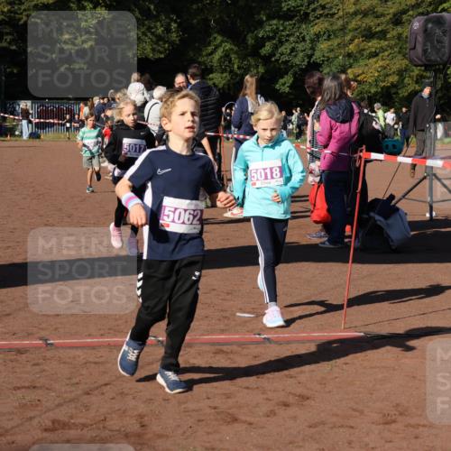 27.09.2026 - 35. Volkslauf durch das schöne Alstertal Strokosch-Dieckow http://msf.ph/oto/10587583 27.09.2026 10:45:29 Ziel 5017, 5062, 5018, 5017, 5018, 5060, 5062 meine-sportfotos.de