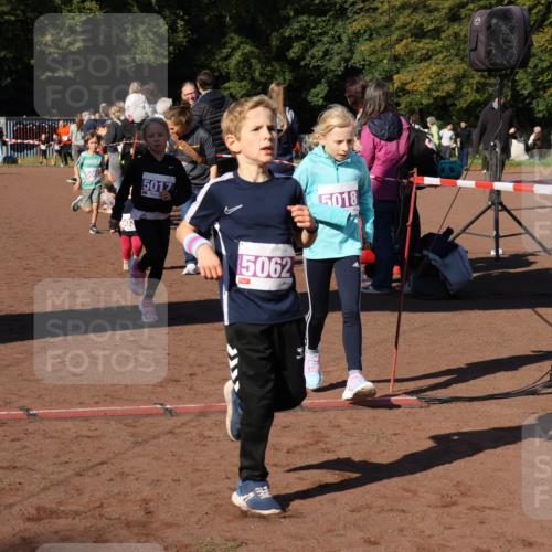 27.09.2026 - 35. Volkslauf durch das schöne Alstertal Strokosch-Dieckow http://msf.ph/oto/10587587 27.09.2026 10:45:30 Ziel 506, 5017, 603, 5062, 5018, 5017, 5018, 5060, 5062 meine-sportfotos.de