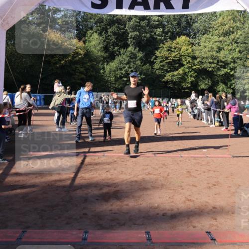 27.09.2026 - 35. Volkslauf durch das schöne Alstertal Strokosch-Dieckow http://msf.ph/oto/10587633 27.09.2026 10:46:08 Ziel 5980, 5019, 5022, 5038, 5039, 5045, 5074, 5980 meine-sportfotos.de