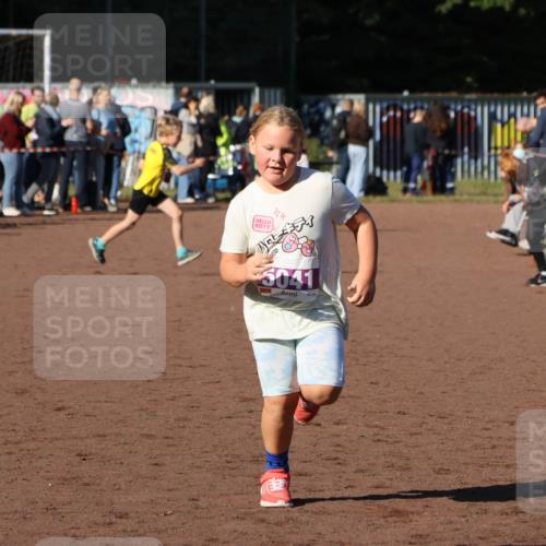 27.09.2026 - 35. Volkslauf durch das schöne Alstertal Strokosch-Dieckow http://msf.ph/oto/10587766 27.09.2026 10:48:00 Ziel 5041, 5041 meine-sportfotos.de