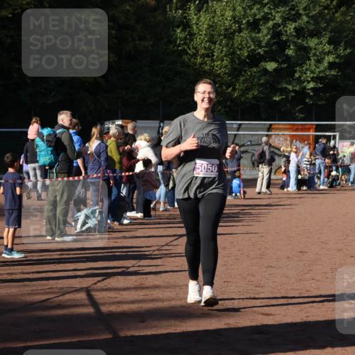 27.09.2026 - 35. Volkslauf durch das schöne Alstertal Strokosch-Dieckow http://msf.ph/oto/10587787 27.09.2026 10:48:35 Ziel 5050, 5024, 5025, 5050 meine-sportfotos.de