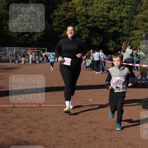 27.09.2026 - 35. Volkslauf durch das schöne Alstertal Strokosch-Dieckow http://msf.ph/oto/10587803 27.09.2026 10:48:44 Ziel 24, 5025, 5024, 5025, 5983 meine-sportfotos.de