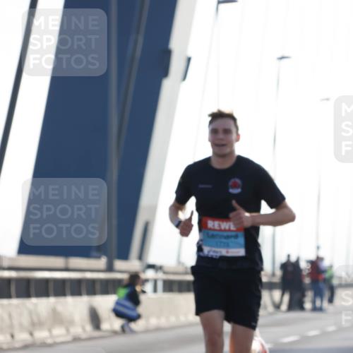 03.10.2026 - Köhlbrandbrückenlauf Strokosch-Dieckow http://msf.ph/oto/10592207 03.10.2026 09:16:19 Position 1  meine-sportfotos.de