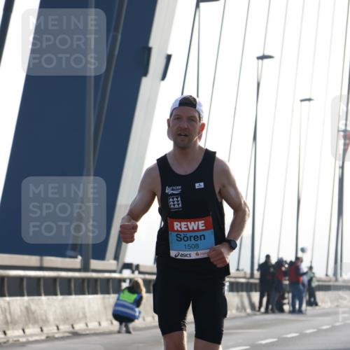 03.10.2026 - Köhlbrandbrückenlauf Strokosch-Dieckow http://msf.ph/oto/10592231 03.10.2026 09:16:28 Position 1 1508 meine-sportfotos.de