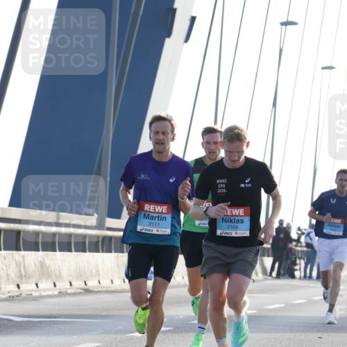 03.10.2026 - Köhlbrandbrückenlauf Strokosch-Dieckow http://msf.ph/oto/10592252 03.10.2026 09:16:49 Position 1 2026, 2111, 2106 meine-sportfotos.de