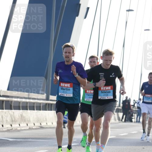 03.10.2026 - Köhlbrandbrückenlauf Strokosch-Dieckow http://msf.ph/oto/10592257 03.10.2026 09:16:50 Position 1 2026, 2111, 2106, 2043 meine-sportfotos.de