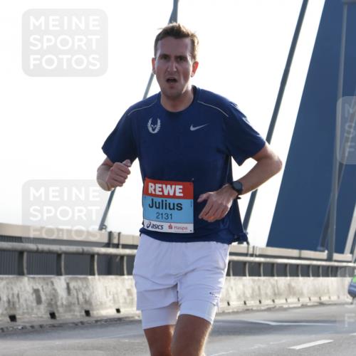 03.10.2026 - Köhlbrandbrückenlauf Strokosch-Dieckow http://msf.ph/oto/10592308 03.10.2026 09:16:57 Position 1 2131 meine-sportfotos.de