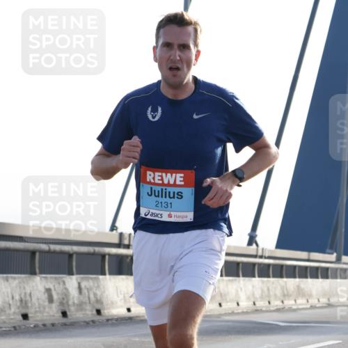 03.10.2026 - Köhlbrandbrückenlauf Strokosch-Dieckow http://msf.ph/oto/10592311 03.10.2026 09:16:57 Position 1 2131 meine-sportfotos.de