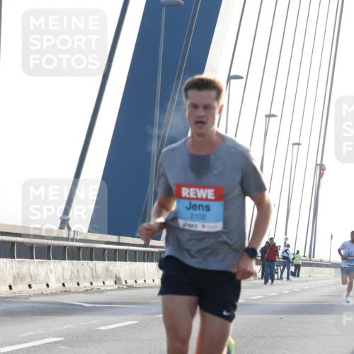 03.10.2026 - Köhlbrandbrückenlauf Strokosch-Dieckow http://msf.ph/oto/10592318 03.10.2026 09:17:08 Position 1 2102 meine-sportfotos.de
