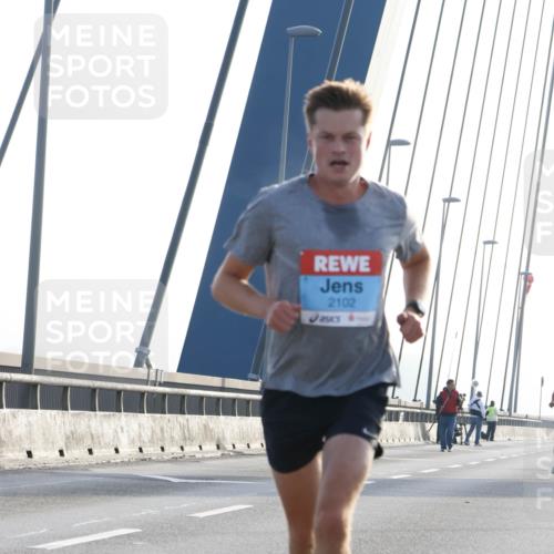 03.10.2026 - Köhlbrandbrückenlauf Strokosch-Dieckow http://msf.ph/oto/10592325 03.10.2026 09:17:09 Position 1 2102 meine-sportfotos.de