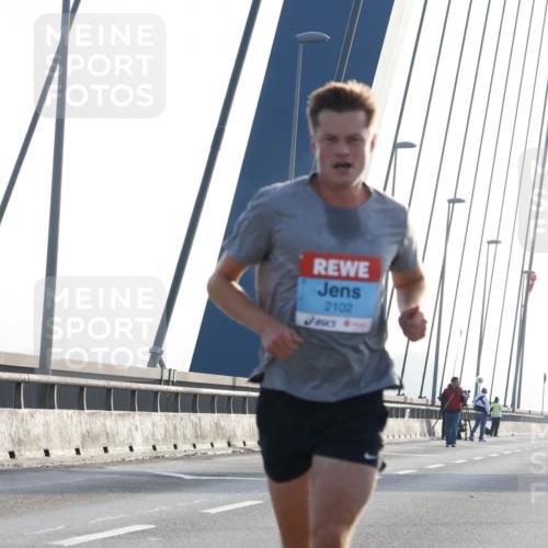 03.10.2026 - Köhlbrandbrückenlauf Strokosch-Dieckow http://msf.ph/oto/10592329 03.10.2026 09:17:09 Position 1 2102, 6 meine-sportfotos.de