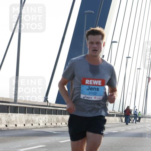 03.10.2026 - Köhlbrandbrückenlauf Strokosch-Dieckow http://msf.ph/oto/10592330 03.10.2026 09:17:09 Position 1 2102, 6 meine-sportfotos.de