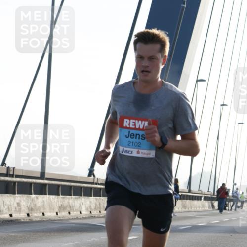 03.10.2026 - Köhlbrandbrückenlauf Strokosch-Dieckow http://msf.ph/oto/10592340 03.10.2026 09:17:09 Position 1 2102 meine-sportfotos.de