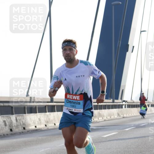 03.10.2026 - Köhlbrandbrückenlauf Strokosch-Dieckow http://msf.ph/oto/10592361 03.10.2026 09:17:18 Position 1 1063 meine-sportfotos.de