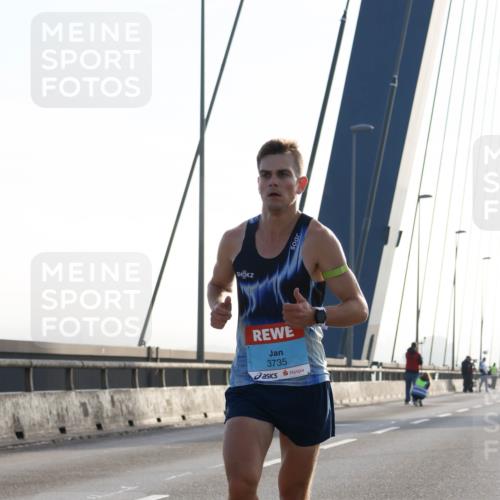 03.10.2026 - Köhlbrandbrückenlauf Strokosch-Dieckow http://msf.ph/oto/10592383 03.10.2026 09:17:23 Position 1 3735 meine-sportfotos.de
