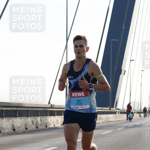 03.10.2026 - Köhlbrandbrückenlauf Strokosch-Dieckow http://msf.ph/oto/10592389 03.10.2026 09:17:23 Position 1 3735 meine-sportfotos.de