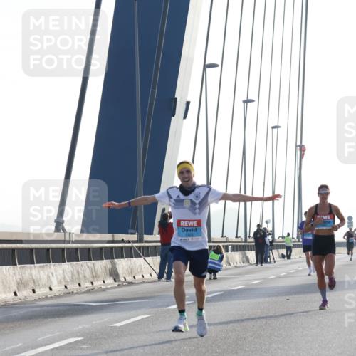 03.10.2026 - Köhlbrandbrückenlauf Strokosch-Dieckow http://msf.ph/oto/10592413 03.10.2026 09:17:39 Position 1 1324 meine-sportfotos.de