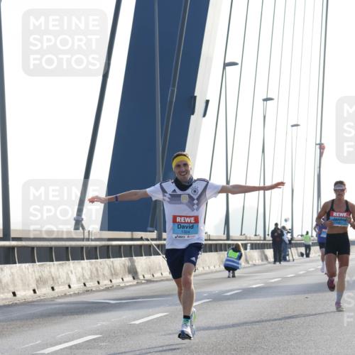 03.10.2026 - Köhlbrandbrückenlauf Strokosch-Dieckow http://msf.ph/oto/10592426 03.10.2026 09:17:39 Position 1 1324 meine-sportfotos.de