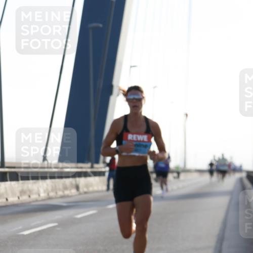 03.10.2026 - Köhlbrandbrückenlauf Strokosch-Dieckow http://msf.ph/oto/10592460 03.10.2026 09:17:43 Position 1  meine-sportfotos.de