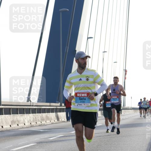 03.10.2026 - Köhlbrandbrückenlauf Strokosch-Dieckow http://msf.ph/oto/10592494 03.10.2026 09:17:57 Position 1 2120 meine-sportfotos.de