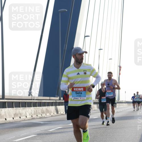 03.10.2026 - Köhlbrandbrückenlauf Strokosch-Dieckow http://msf.ph/oto/10592498 03.10.2026 09:17:57 Position 1 2120 meine-sportfotos.de