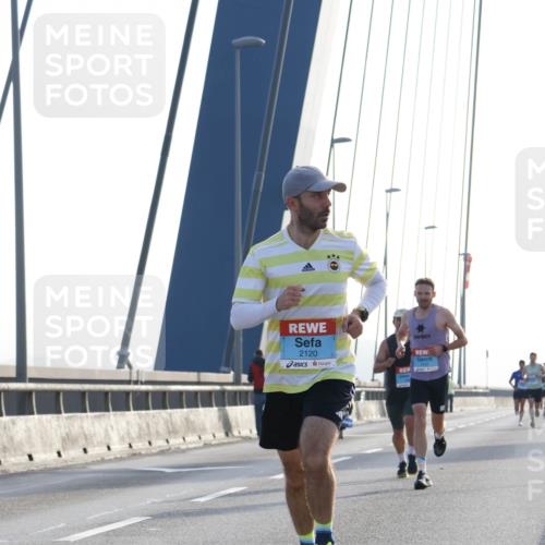 03.10.2026 - Köhlbrandbrückenlauf Strokosch-Dieckow http://msf.ph/oto/10592499 03.10.2026 09:17:58 Position 1 2120 meine-sportfotos.de
