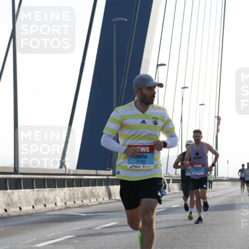 03.10.2026 - Köhlbrandbrückenlauf Strokosch-Dieckow http://msf.ph/oto/10592505 03.10.2026 09:17:58 Position 1 2120 meine-sportfotos.de
