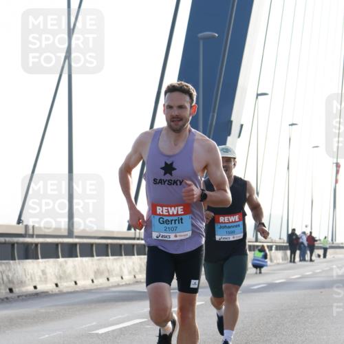 03.10.2026 - Köhlbrandbrückenlauf Strokosch-Dieckow http://msf.ph/oto/10592520 03.10.2026 09:18:02 Position 1 2107, 1599 meine-sportfotos.de