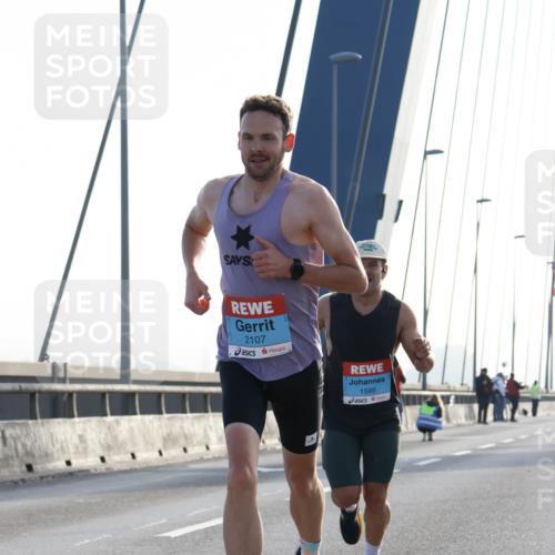 03.10.2026 - Köhlbrandbrückenlauf Strokosch-Dieckow http://msf.ph/oto/10592525 03.10.2026 09:18:02 Position 1 2107, 1599 meine-sportfotos.de