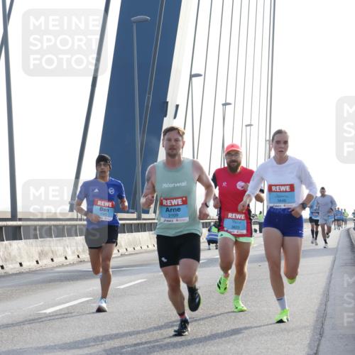 03.10.2026 - Köhlbrandbrückenlauf Strokosch-Dieckow http://msf.ph/oto/10592563 03.10.2026 09:18:11 Position 1 1083, 2109, 3823, 3849 meine-sportfotos.de