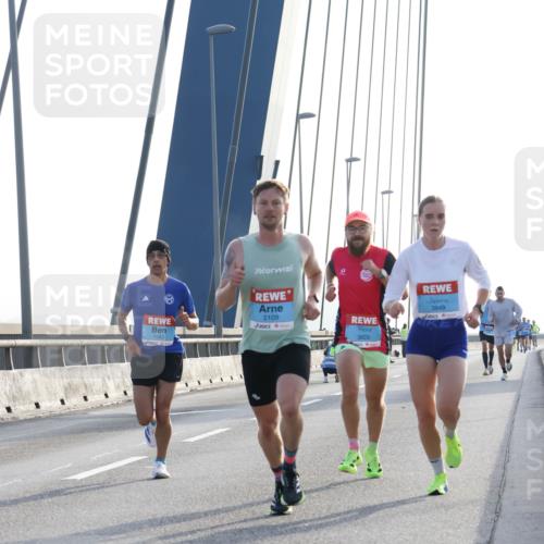 03.10.2026 - Köhlbrandbrückenlauf Strokosch-Dieckow http://msf.ph/oto/10592567 03.10.2026 09:18:12 Position 1 2109, 1083, 3823, 3849 meine-sportfotos.de