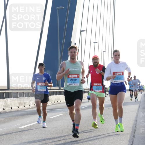 03.10.2026 - Köhlbrandbrückenlauf Strokosch-Dieckow http://msf.ph/oto/10592570 03.10.2026 09:18:12 Position 1 1083, 2109, 3823, 3849 meine-sportfotos.de