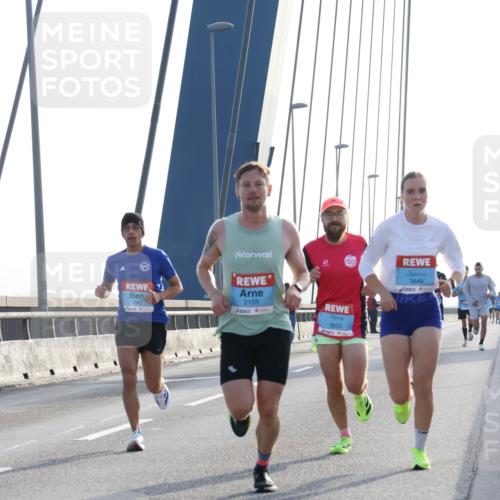 03.10.2026 - Köhlbrandbrückenlauf Strokosch-Dieckow http://msf.ph/oto/10592580 03.10.2026 09:18:12 Position 1 1083, 2109, 3823, 3849 meine-sportfotos.de