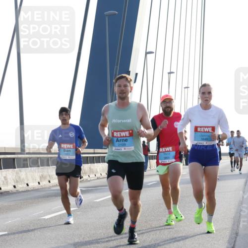 03.10.2026 - Köhlbrandbrückenlauf Strokosch-Dieckow http://msf.ph/oto/10592582 03.10.2026 09:18:12 Position 1 2109, 3849, 1083, 3823 meine-sportfotos.de