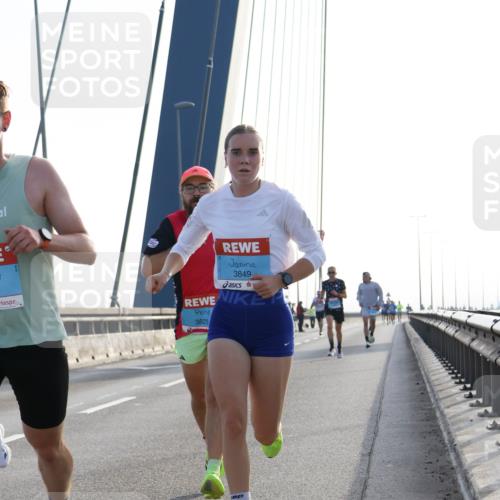 03.10.2026 - Köhlbrandbrückenlauf Strokosch-Dieckow http://msf.ph/oto/10592597 03.10.2026 09:18:13 Position 1 3823, 3849 meine-sportfotos.de