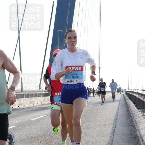 03.10.2026 - Köhlbrandbrückenlauf Strokosch-Dieckow http://msf.ph/oto/10592604 03.10.2026 09:18:14 Position 1 3849, 38 meine-sportfotos.de