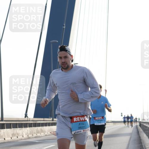 03.10.2026 - Köhlbrandbrückenlauf Strokosch-Dieckow http://msf.ph/oto/10592642 03.10.2026 09:18:22 Position 1 3827, 3705 meine-sportfotos.de