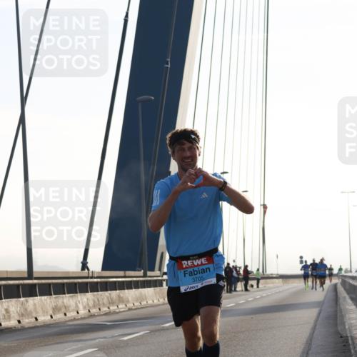 03.10.2026 - Köhlbrandbrückenlauf Strokosch-Dieckow http://msf.ph/oto/10592658 03.10.2026 09:18:24 Position 1 3705 meine-sportfotos.de