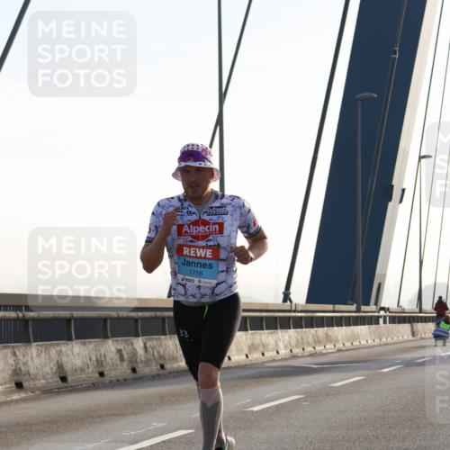 03.10.2026 - Köhlbrandbrückenlauf Strokosch-Dieckow http://msf.ph/oto/10592689 03.10.2026 09:18:29 Position 1 1716, 33 meine-sportfotos.de