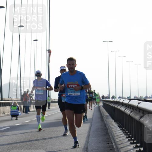 03.10.2026 - Köhlbrandbrückenlauf Strokosch-Dieckow http://msf.ph/oto/10592721 03.10.2026 09:18:39 Position 1 4, 2116 meine-sportfotos.de
