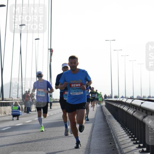 03.10.2026 - Köhlbrandbrückenlauf Strokosch-Dieckow http://msf.ph/oto/10592725 03.10.2026 09:18:39 Position 1 4, 2116 meine-sportfotos.de