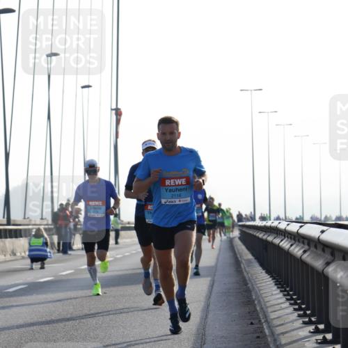 03.10.2026 - Köhlbrandbrückenlauf Strokosch-Dieckow http://msf.ph/oto/10592728 03.10.2026 09:18:39 Position 1 4, 2116 meine-sportfotos.de