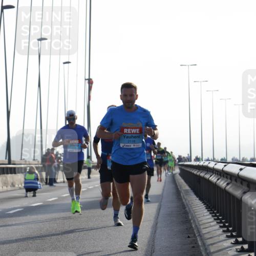 03.10.2026 - Köhlbrandbrückenlauf Strokosch-Dieckow http://msf.ph/oto/10592734 03.10.2026 09:18:40 Position 1 4, 2116 meine-sportfotos.de