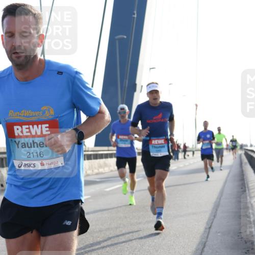 03.10.2026 - Köhlbrandbrückenlauf Strokosch-Dieckow http://msf.ph/oto/10592736 03.10.2026 09:18:43 Position 1 4, 2116 meine-sportfotos.de
