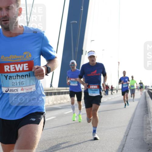 03.10.2026 - Köhlbrandbrückenlauf Strokosch-Dieckow http://msf.ph/oto/10592740 03.10.2026 09:18:43 Position 1 4, 2116 meine-sportfotos.de