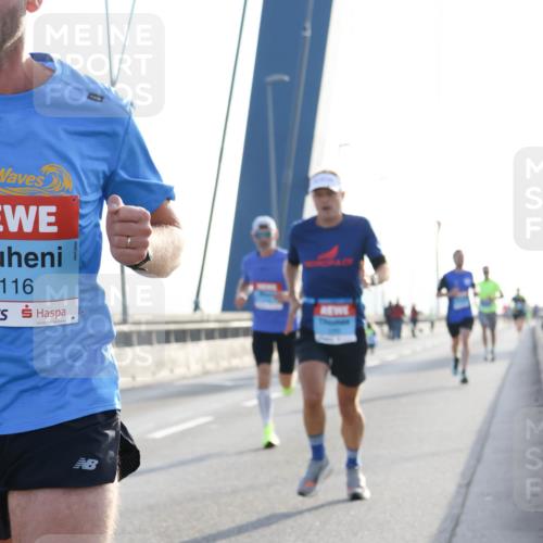 03.10.2026 - Köhlbrandbrückenlauf Strokosch-Dieckow http://msf.ph/oto/10592745 03.10.2026 09:18:44 Position 1 116 meine-sportfotos.de