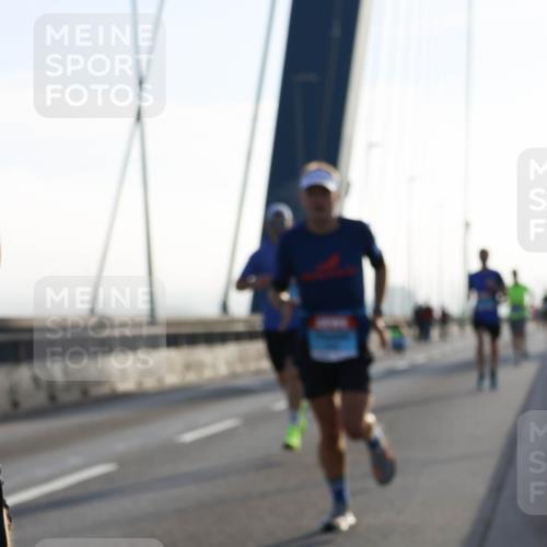 03.10.2026 - Köhlbrandbrückenlauf Strokosch-Dieckow http://msf.ph/oto/10592758 03.10.2026 09:18:44 Position 1  meine-sportfotos.de