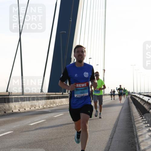 03.10.2026 - Köhlbrandbrückenlauf Strokosch-Dieckow http://msf.ph/oto/10592781 03.10.2026 09:18:48 Position 1 1825 meine-sportfotos.de