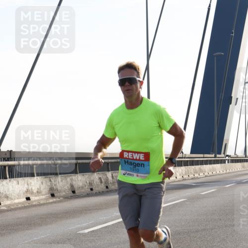 03.10.2026 - Köhlbrandbrückenlauf Strokosch-Dieckow http://msf.ph/oto/10592812 03.10.2026 09:18:52 Position 1 1310 meine-sportfotos.de